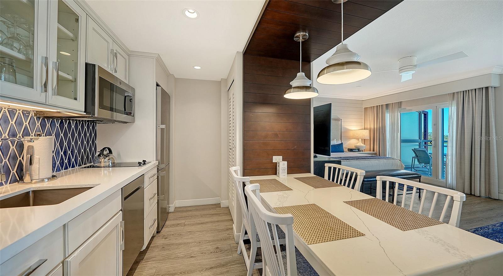 Image 12 of 30 For 225 Sands Point Road 7205