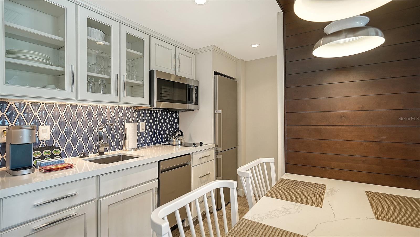 Image 13 of 30 For 225 Sands Point Road 7205