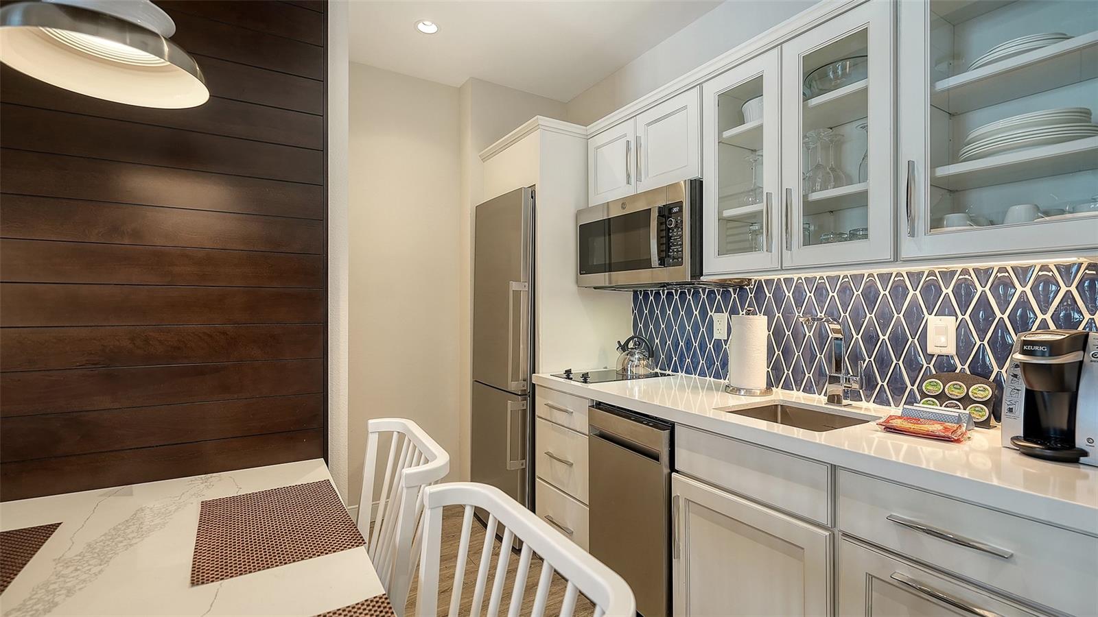 Image 13 of 30 For 225 Sands Point Road 6201