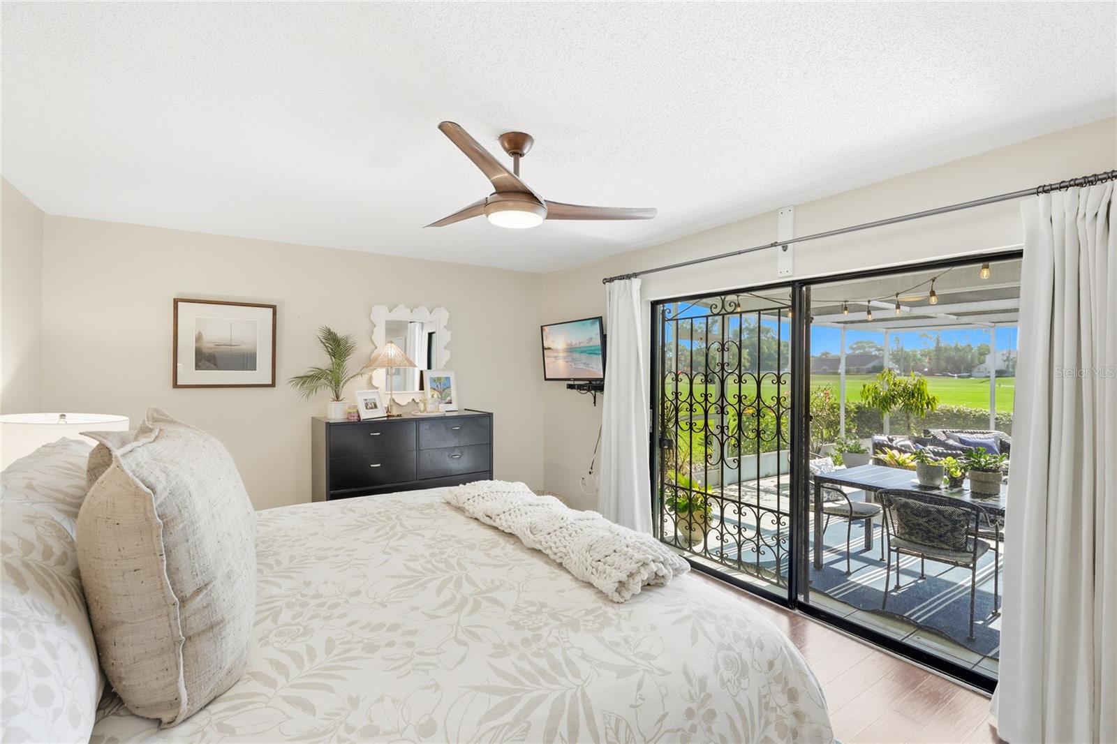 Image 14 of 35 For 6147 43rd Street W 3