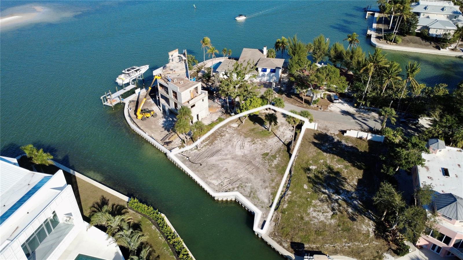 Listing photo id 0 for 3210 Higel Avenue