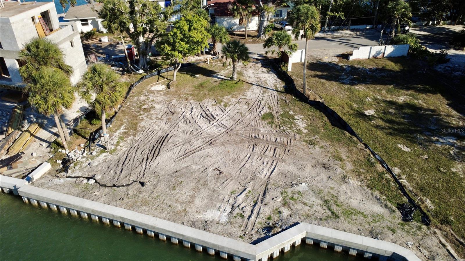 Listing photo id 7 for 3210 Higel Avenue