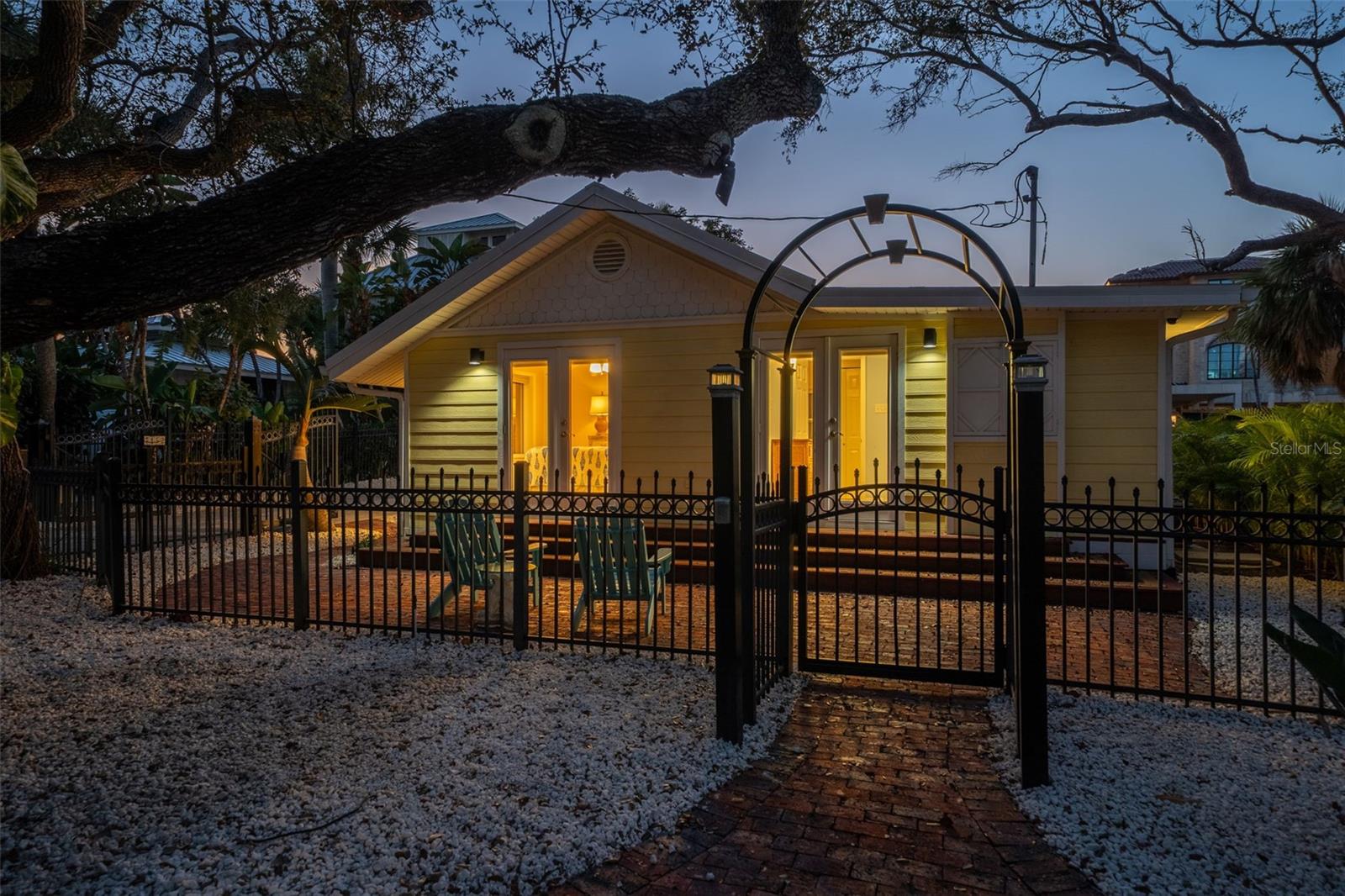 Image 10 of 90 For 7152 Point Of Rocks Circle