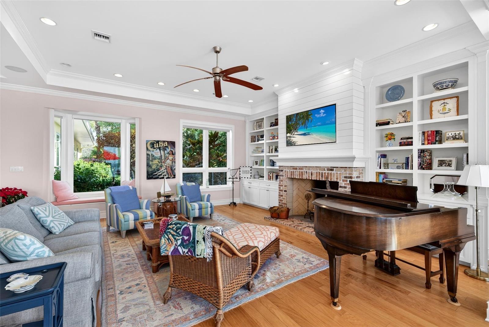 Image 18 of 90 For 7152 Point Of Rocks Circle