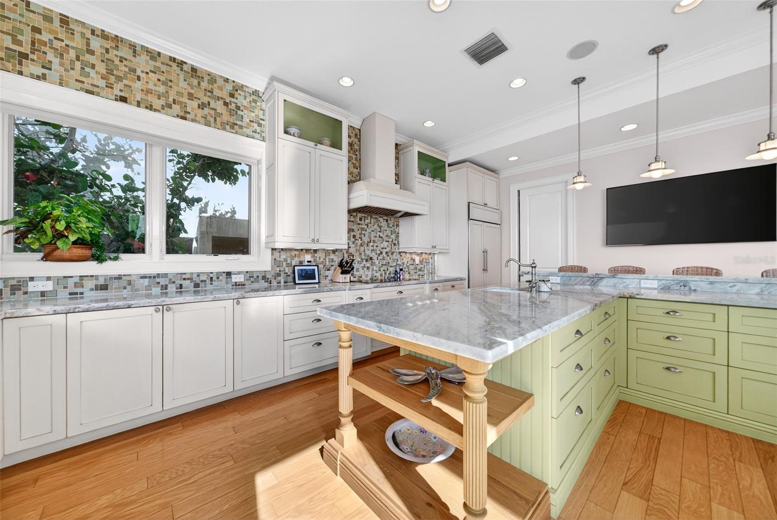 Image 30 of 90 For 7152 Point Of Rocks Circle