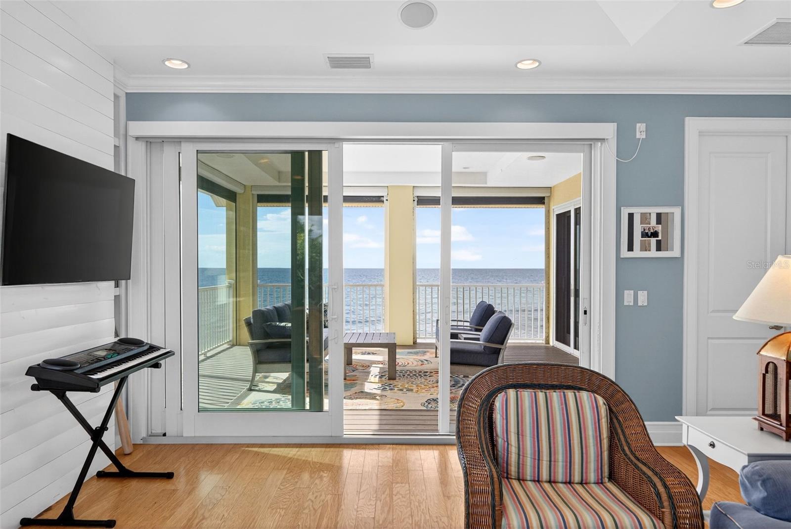 Image 51 of 90 For 7152 Point Of Rocks Circle