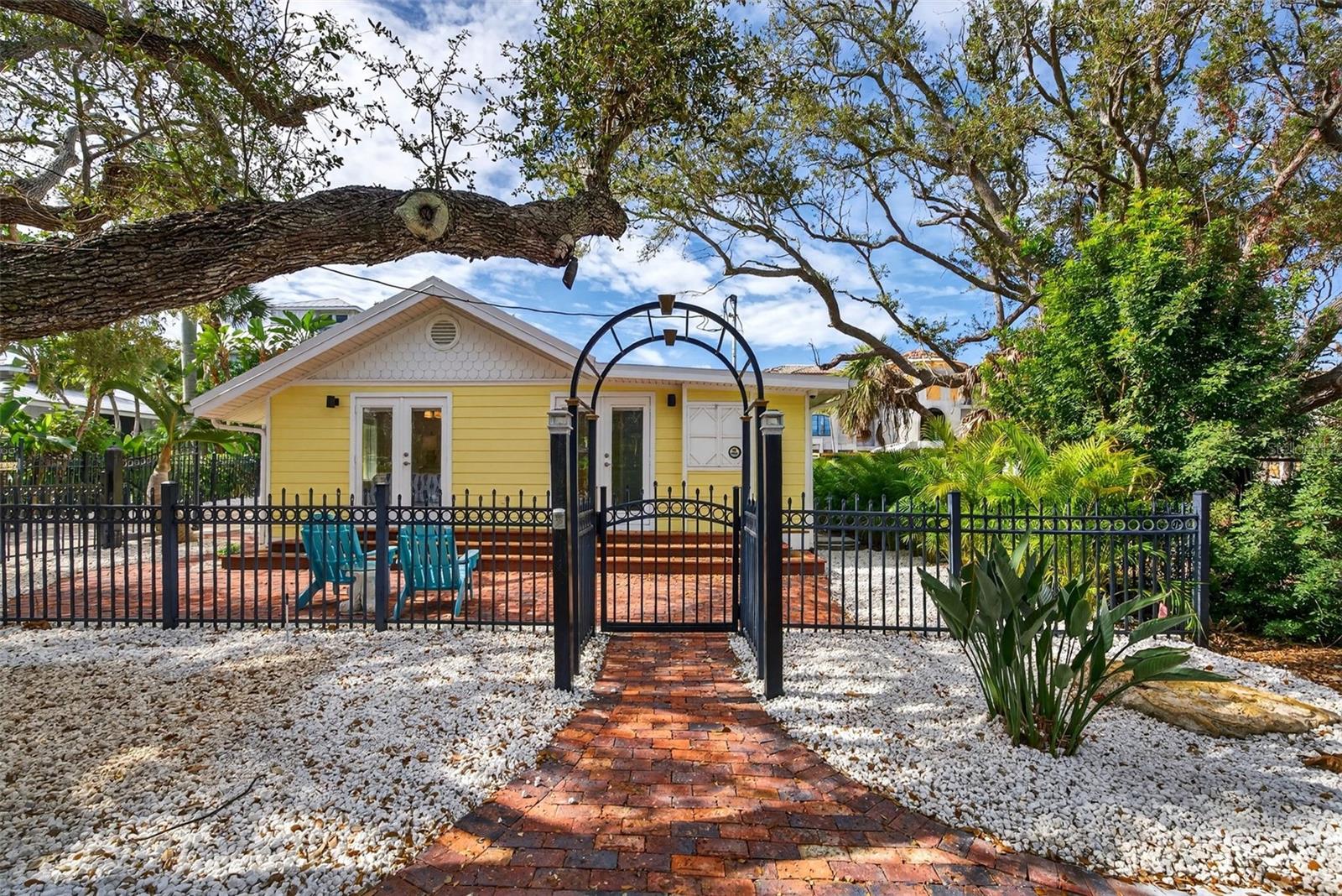 Image 77 of 90 For 7152 Point Of Rocks Circle