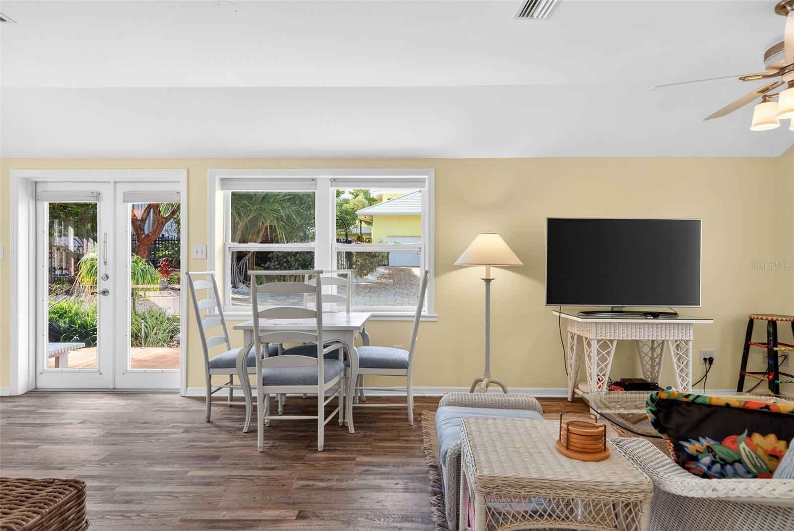 Image 82 of 90 For 7152 Point Of Rocks Circle