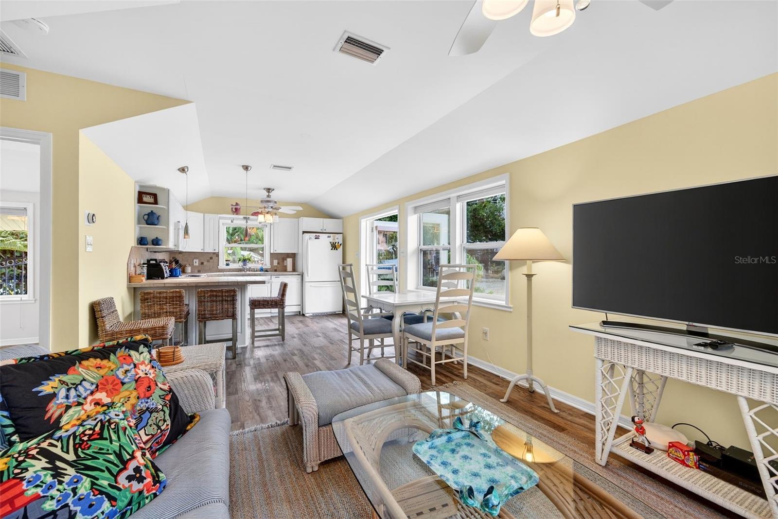 Image 83 of 90 For 7152 Point Of Rocks Circle