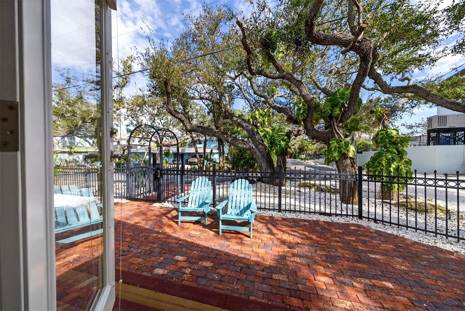 Image 88 of 90 For 7152 Point Of Rocks Circle