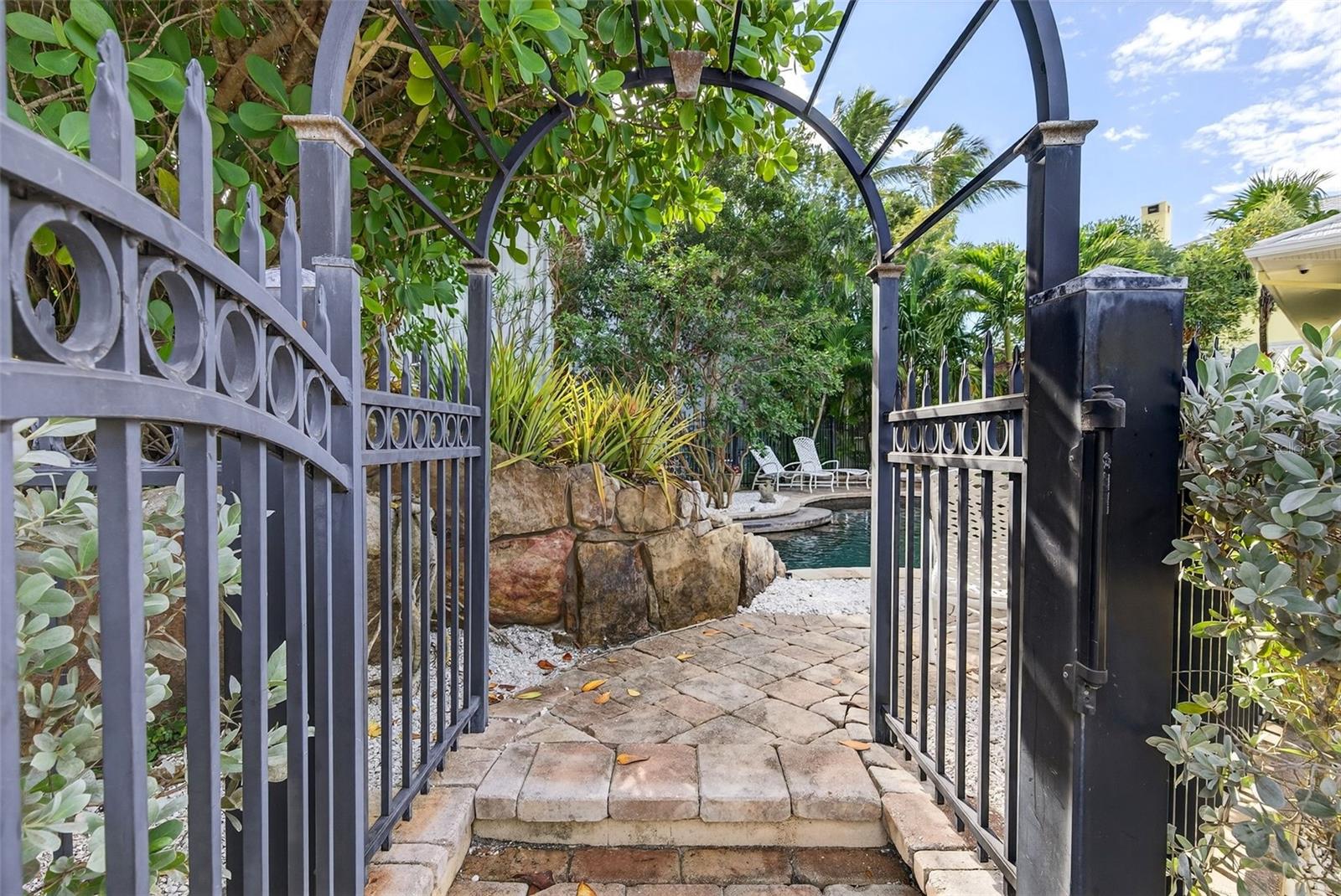 Image 90 of 90 For 7152 Point Of Rocks Circle