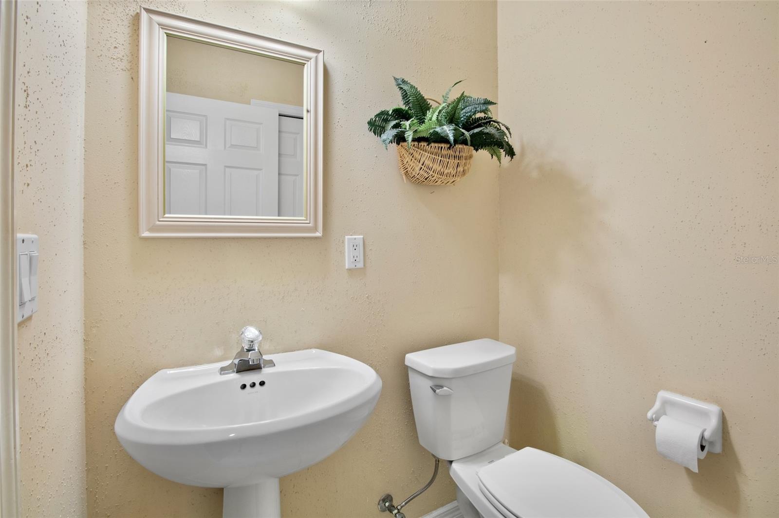 Image 30 of 42 For 5014 Hanging Moss Lane