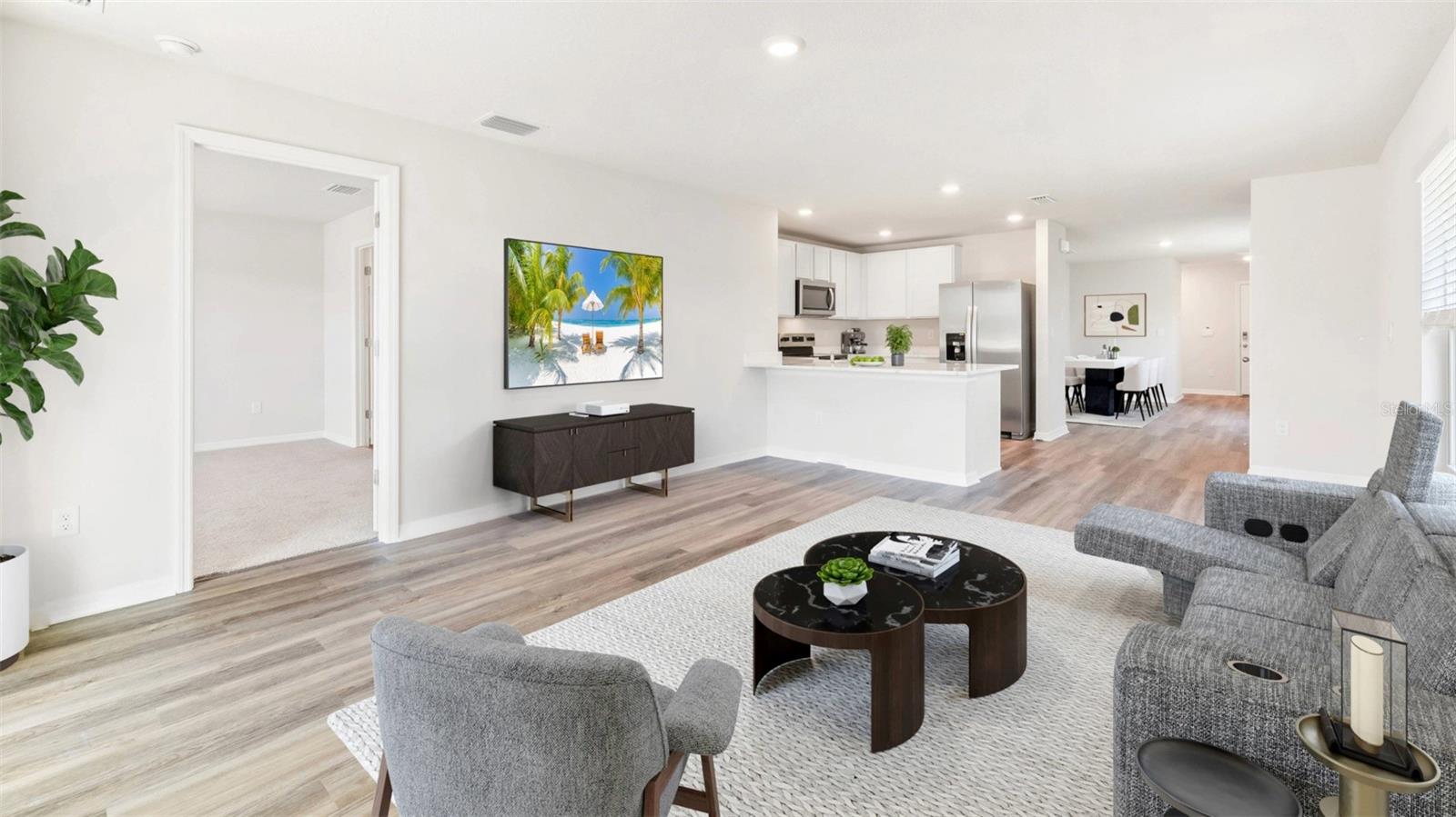 Image 4 of 18 For 8804 Clear View Street