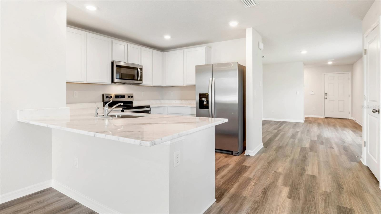 Image 6 of 18 For 8804 Clear View Street