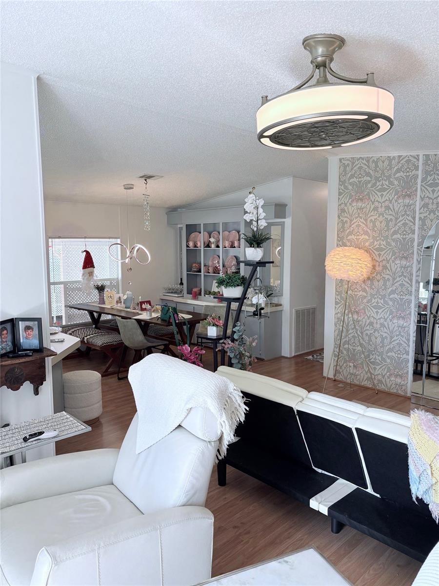 Image 6 of 20 For 3002 12th Street W