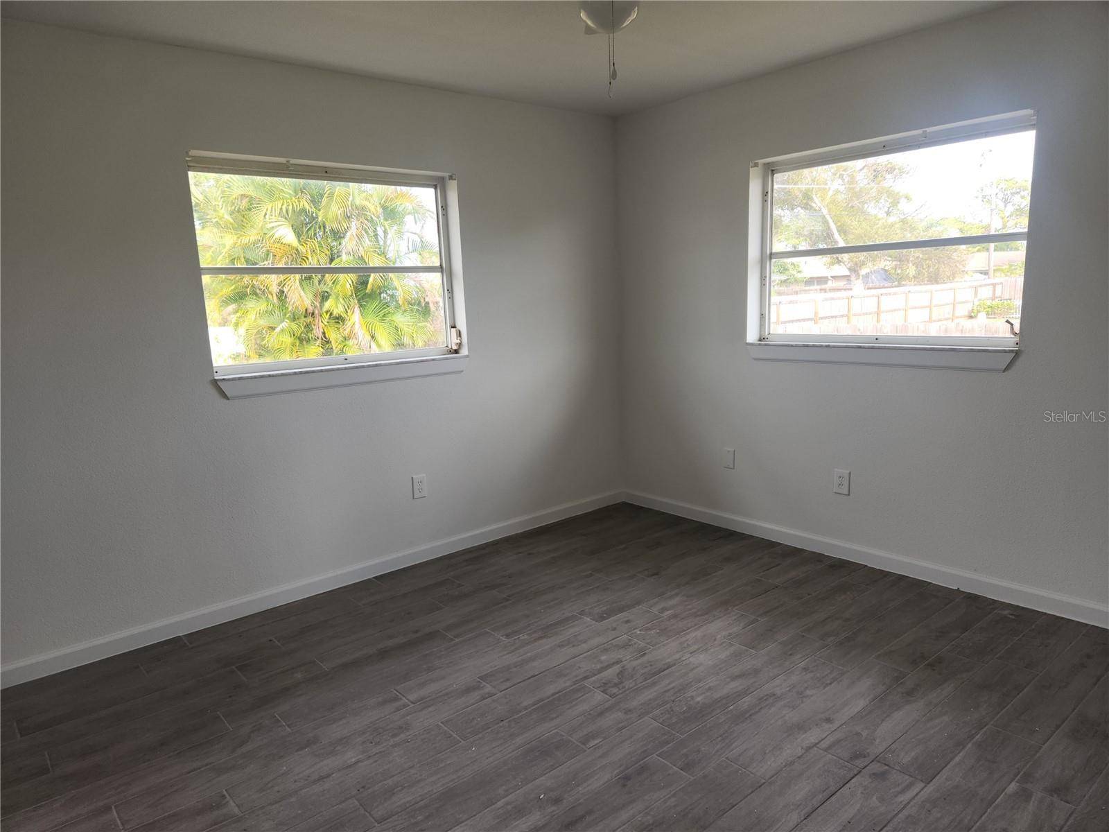 Image 11 of 18 For 1140 Queen Road