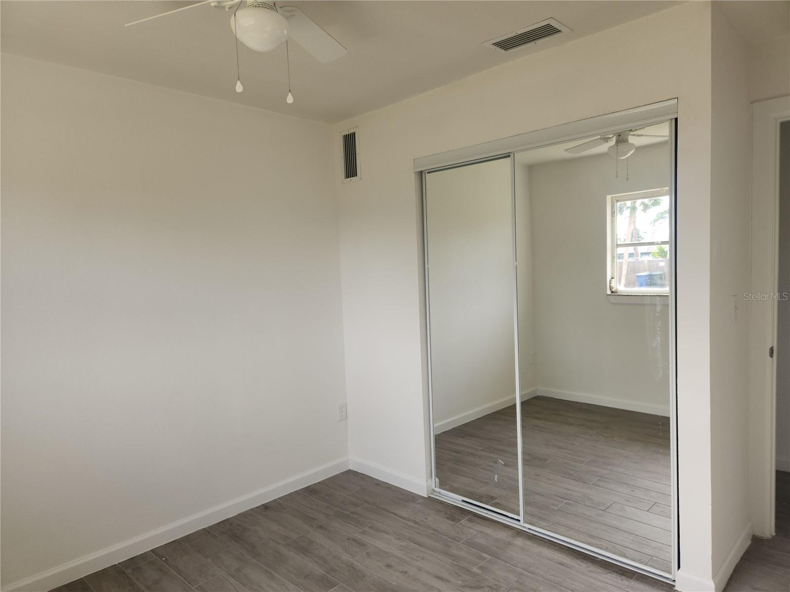 Image 9 of 18 For 1140 Queen Road