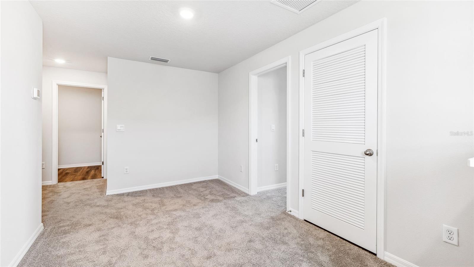 Image 10 of 23 For 8825 Clear View Street