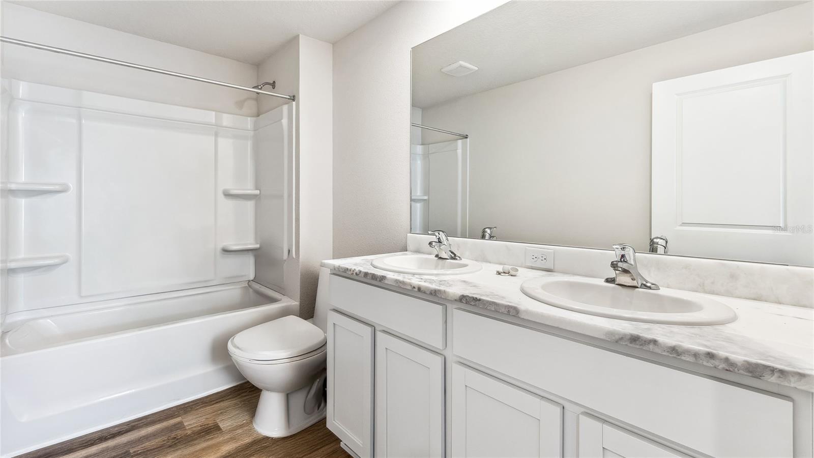 Image 21 of 23 For 8825 Clear View Street