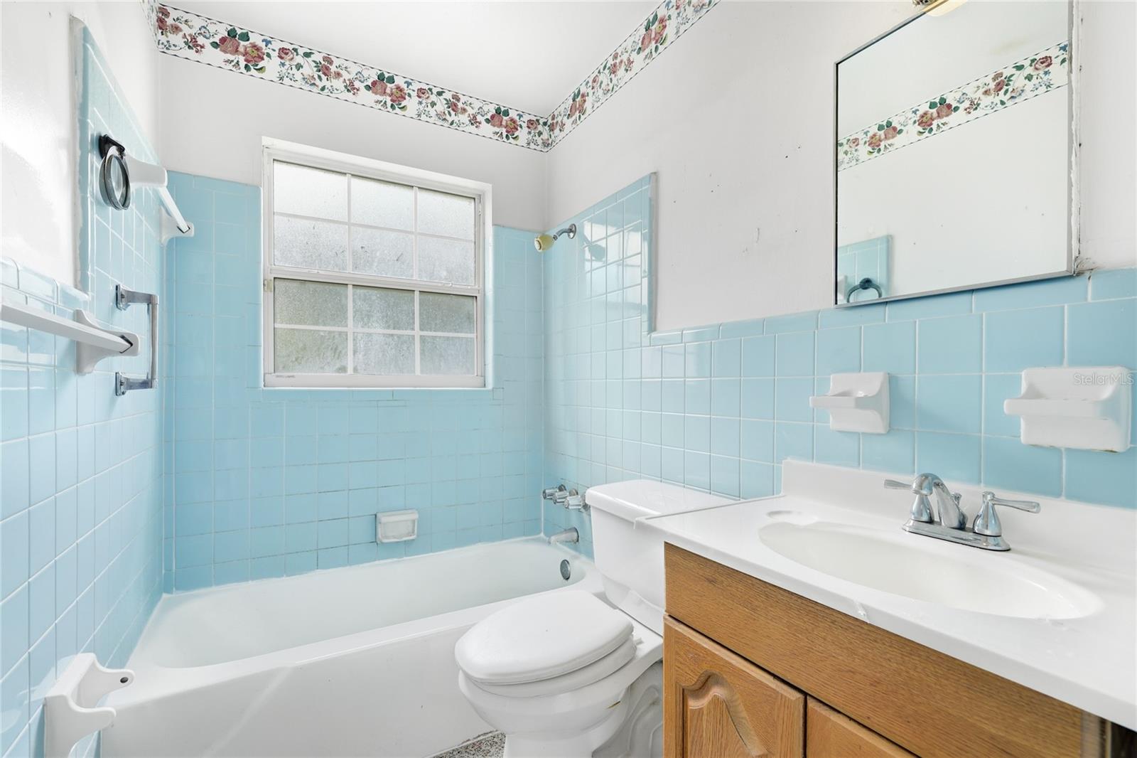 Image 14 of 20 For 2175 Leon Avenue