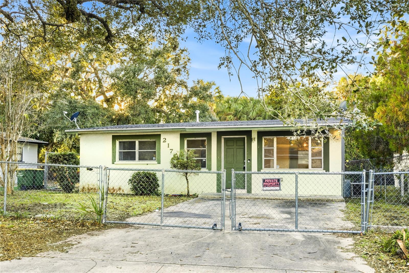 Image 2 of 20 For 2175 Leon Avenue