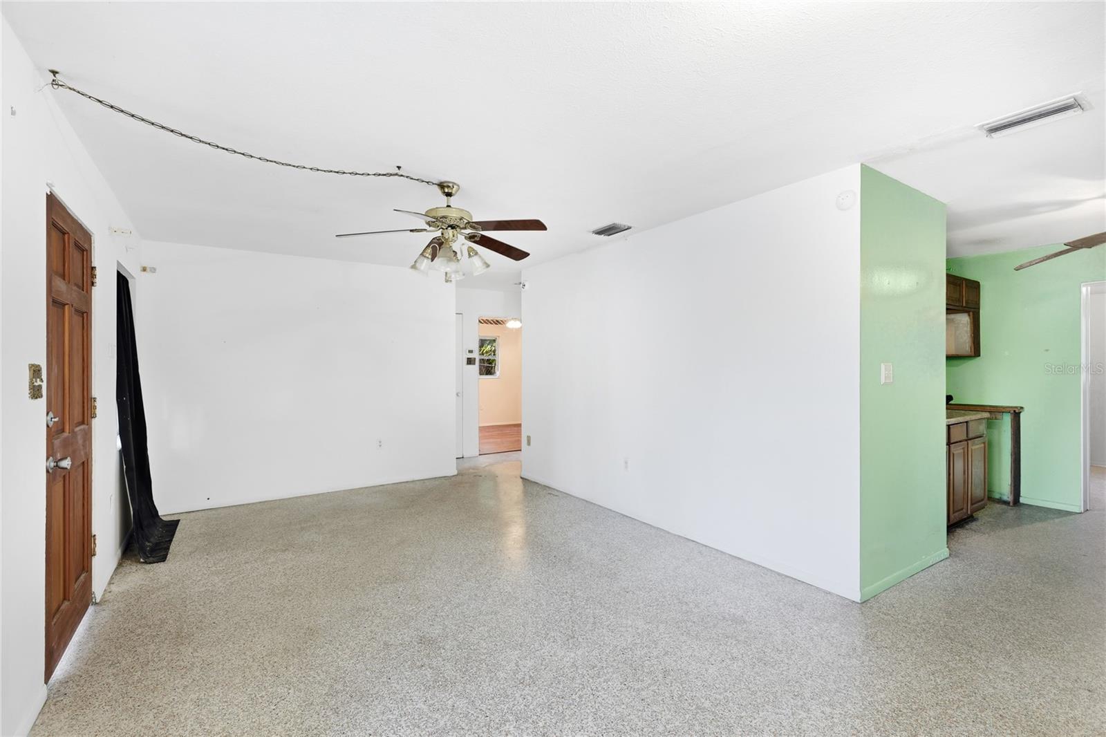 Image 4 of 20 For 2175 Leon Avenue