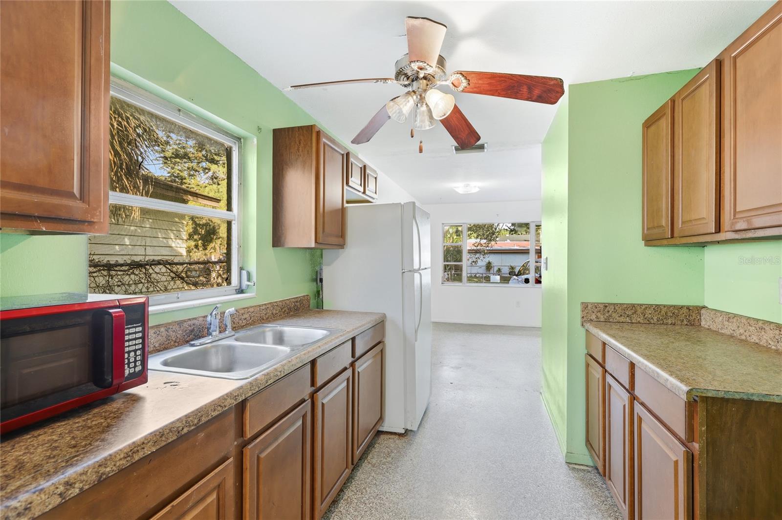 Image 8 of 20 For 2175 Leon Avenue