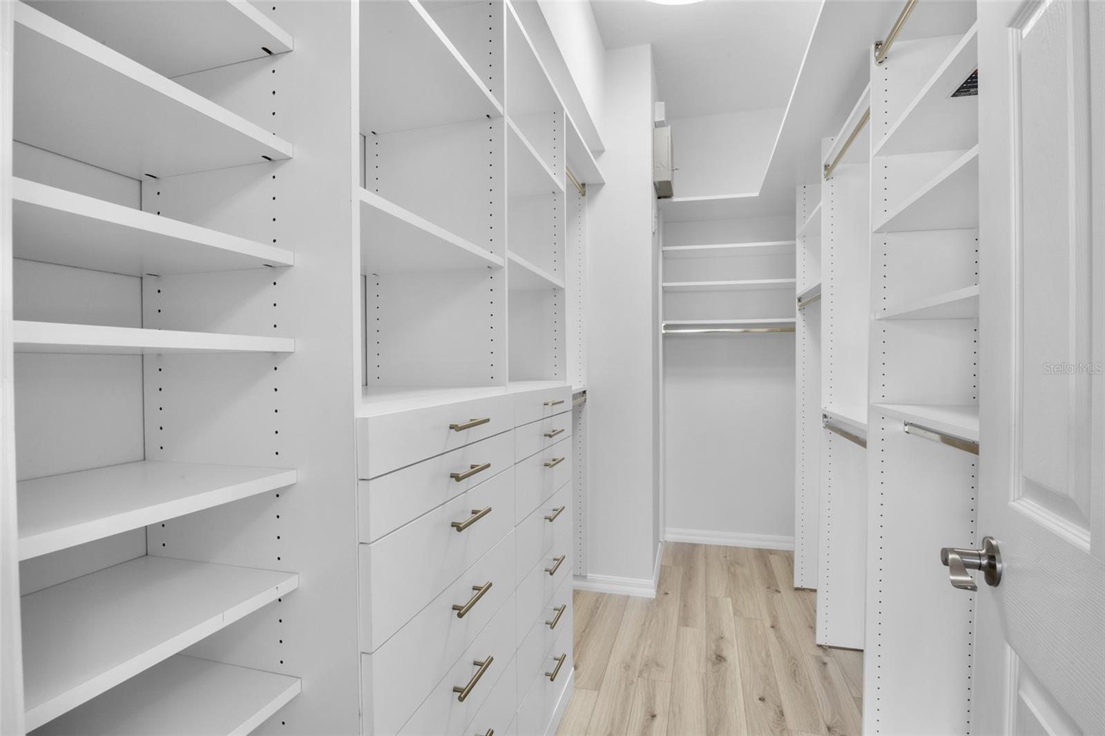 Image 25 of 49 For 4845 Hanging Moss Lane