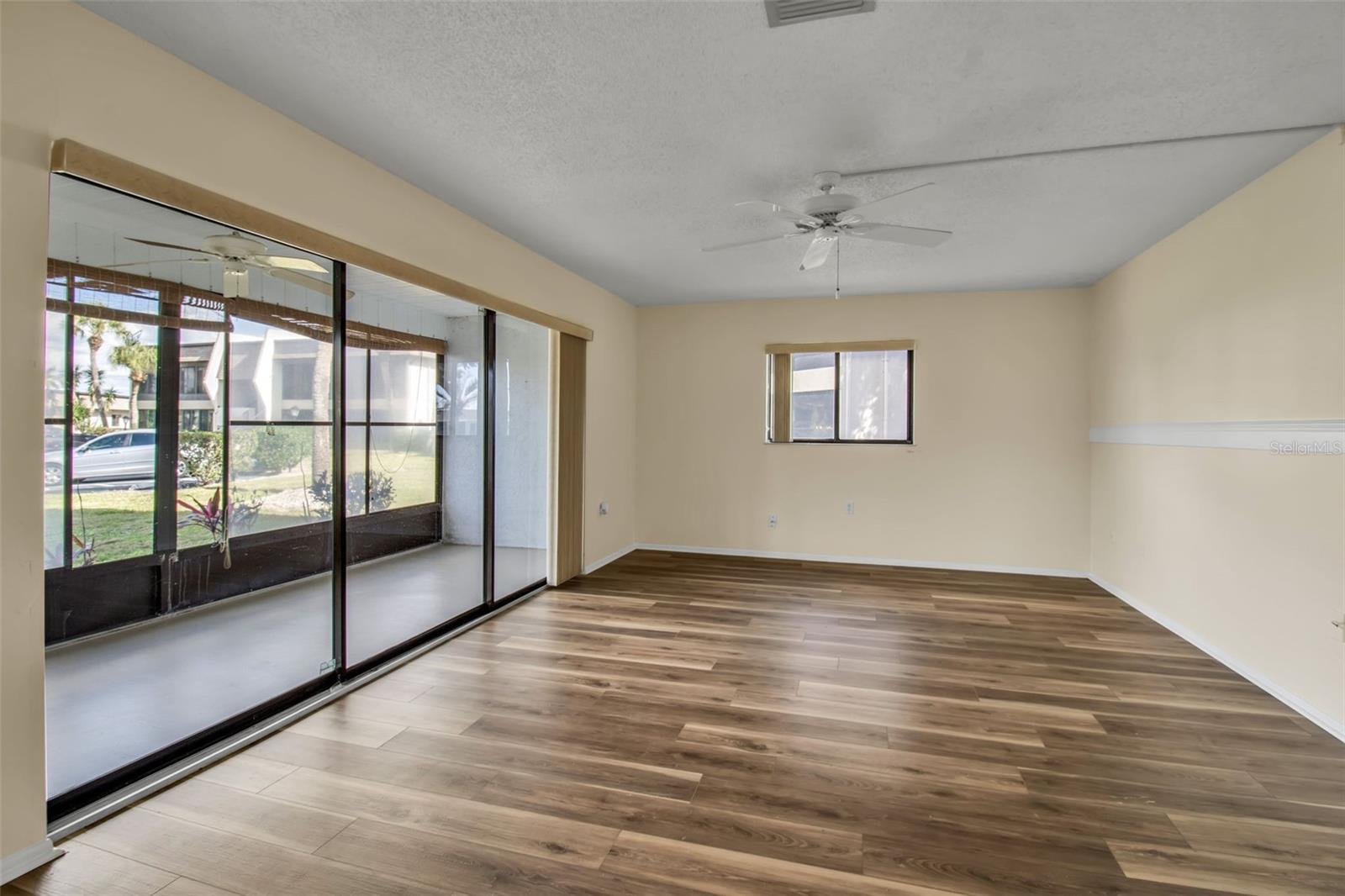 Image 16 of 95 For 1728 Lakeside Drive 1720-b