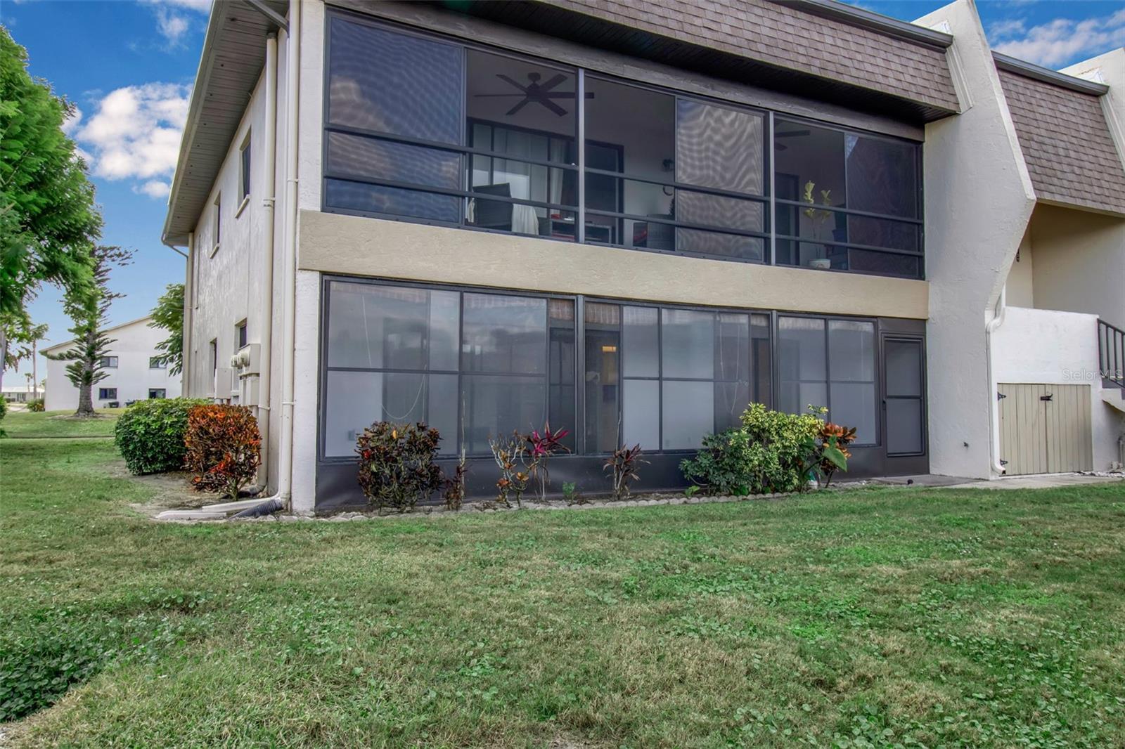 Image 2 of 95 For 1728 Lakeside Drive 1720-b