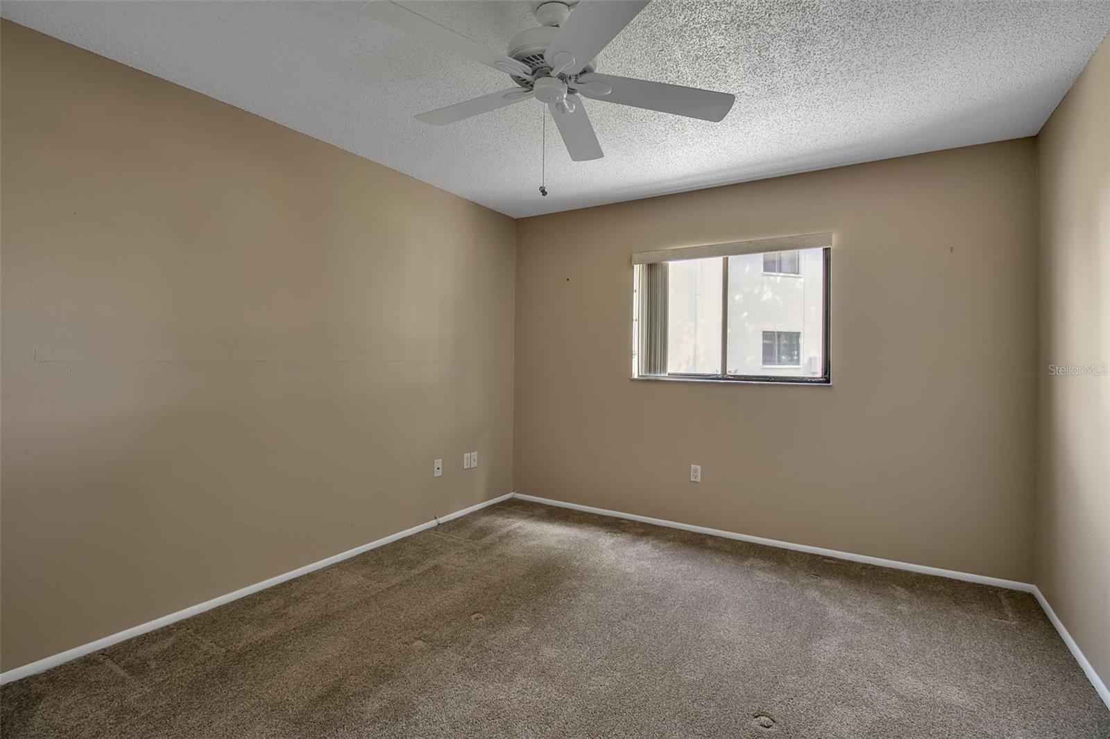 Image 23 of 95 For 1728 Lakeside Drive 1720-b