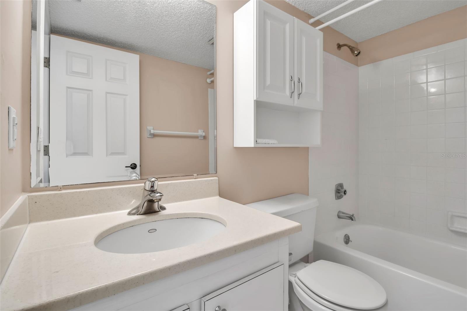 Image 32 of 95 For 1728 Lakeside Drive 1720-b