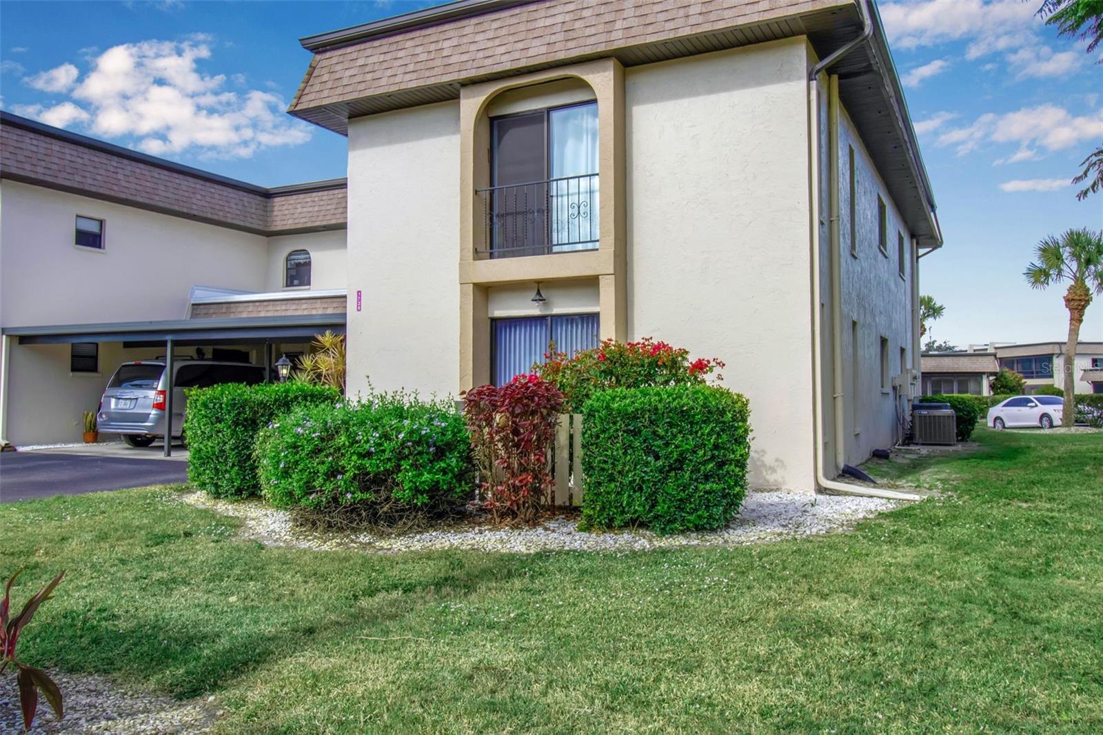 Image 7 of 95 For 1728 Lakeside Drive 1720-b