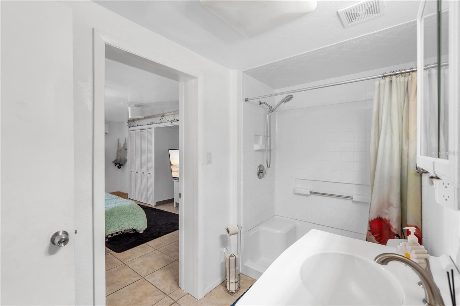 Image 26 of 38 For 2332 Pinehurst Street