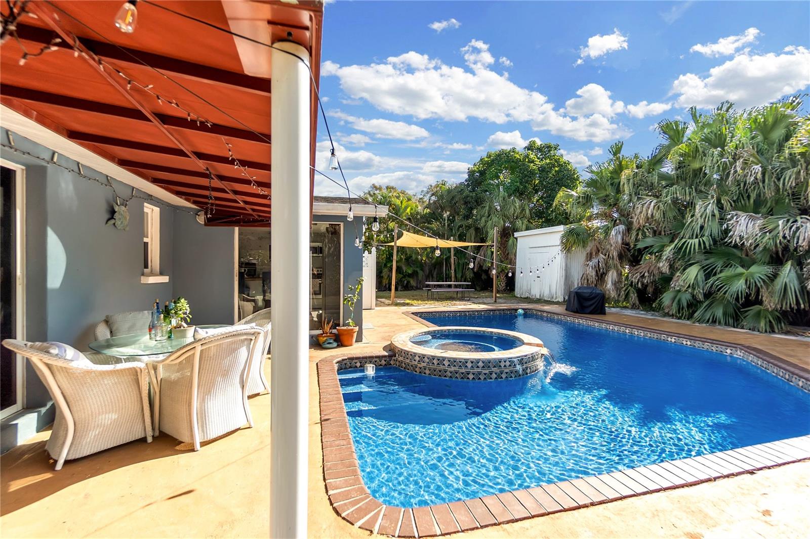 Image 8 of 38 For 2332 Pinehurst Street