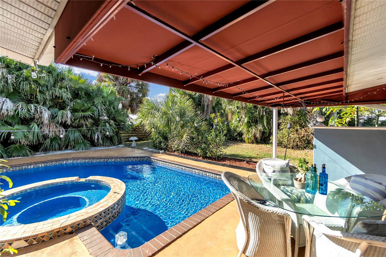 Image 9 of 38 For 2332 Pinehurst Street