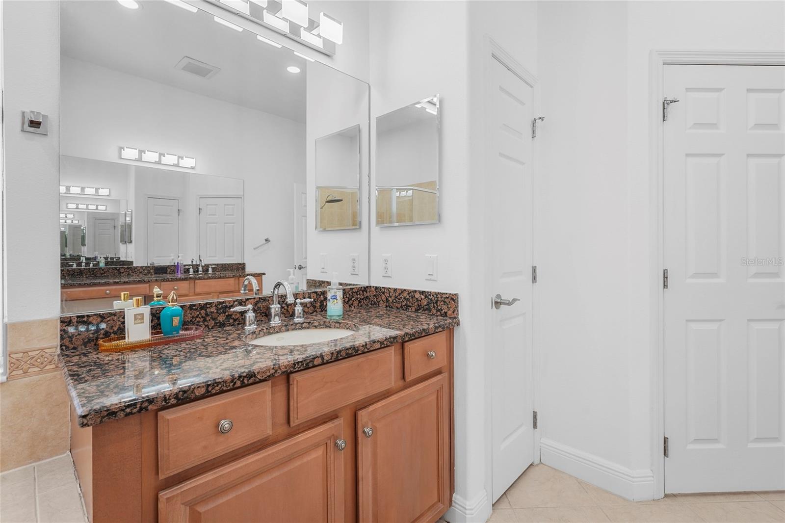 Image 23 of 84 For 3628 Summerwind Circle