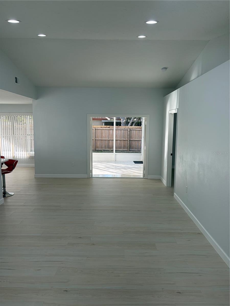 Image 15 of 77 For 6928 43rd Court E