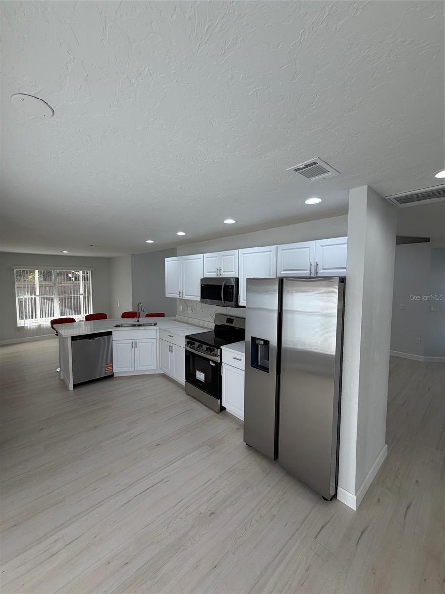 Image 24 of 77 For 6928 43rd Court E