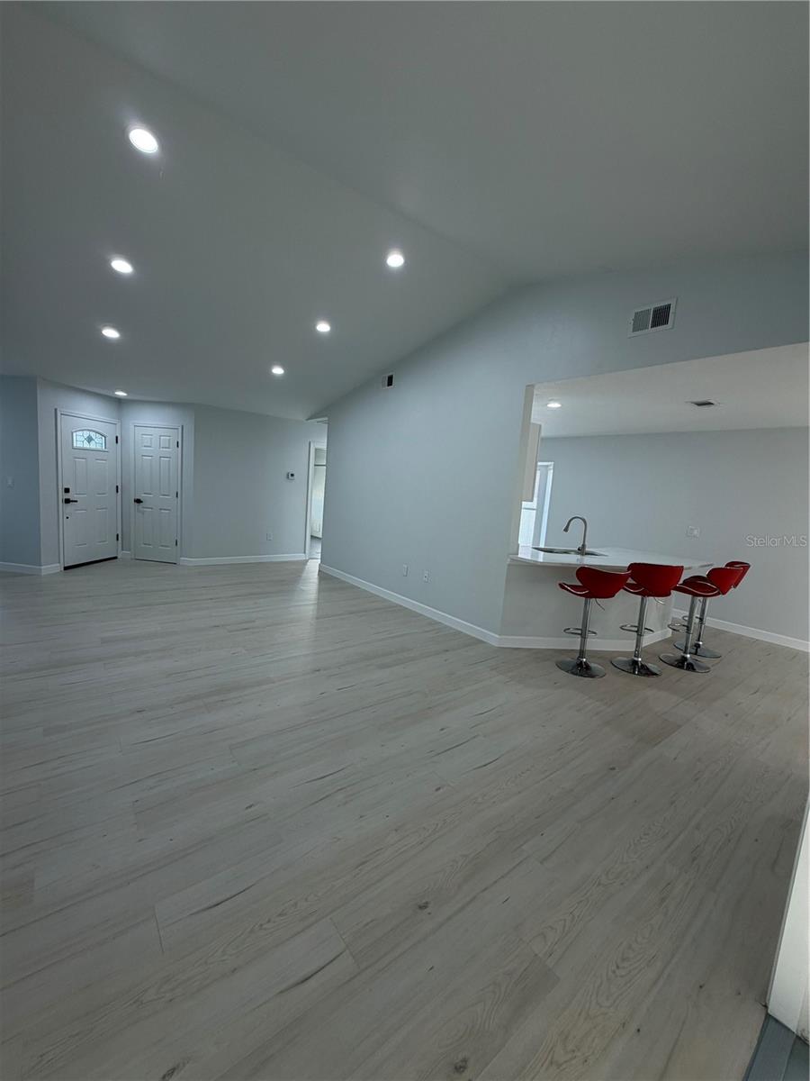 Image 26 of 77 For 6928 43rd Court E