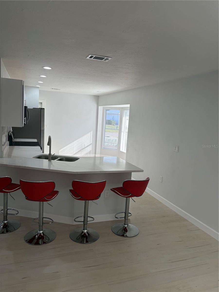 Image 27 of 77 For 6928 43rd Court E