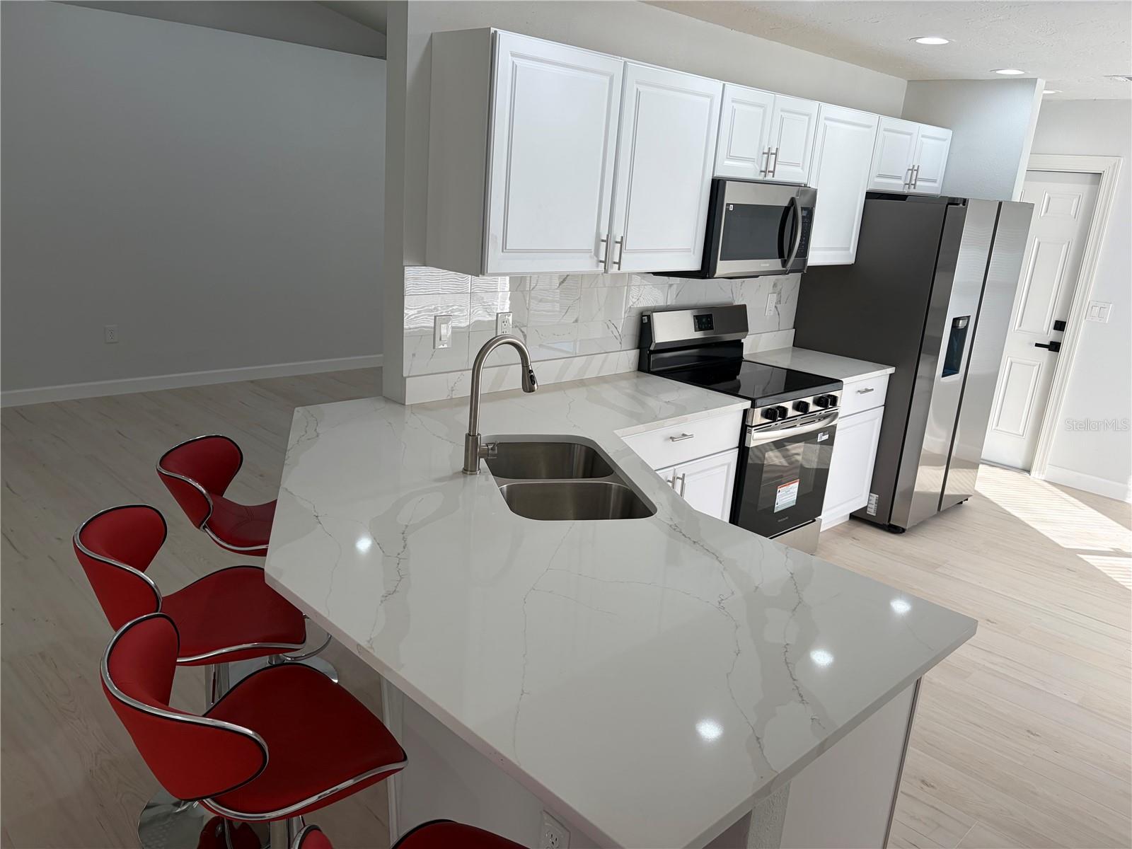 Image 32 of 77 For 6928 43rd Court E