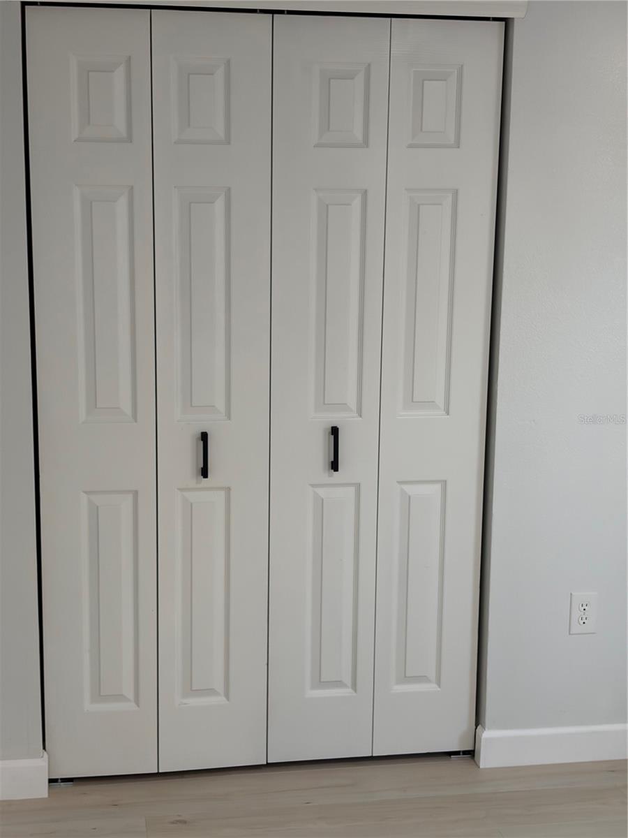 Image 37 of 77 For 6928 43rd Court E