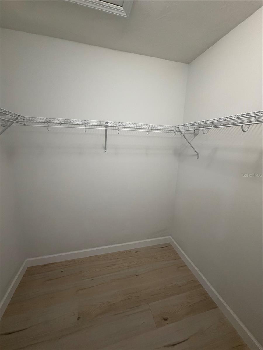 Image 42 of 77 For 6928 43rd Court E