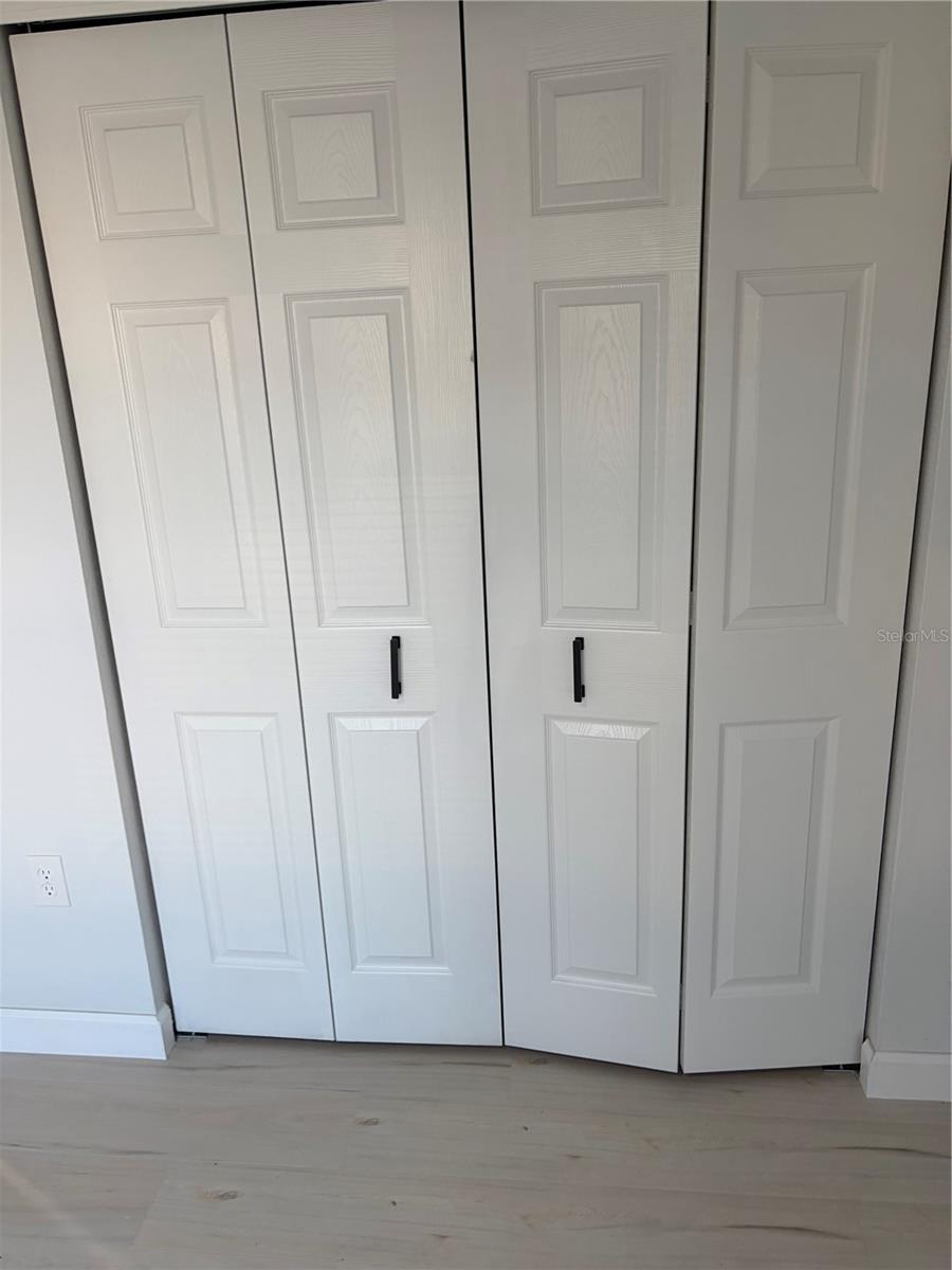 Image 44 of 77 For 6928 43rd Court E