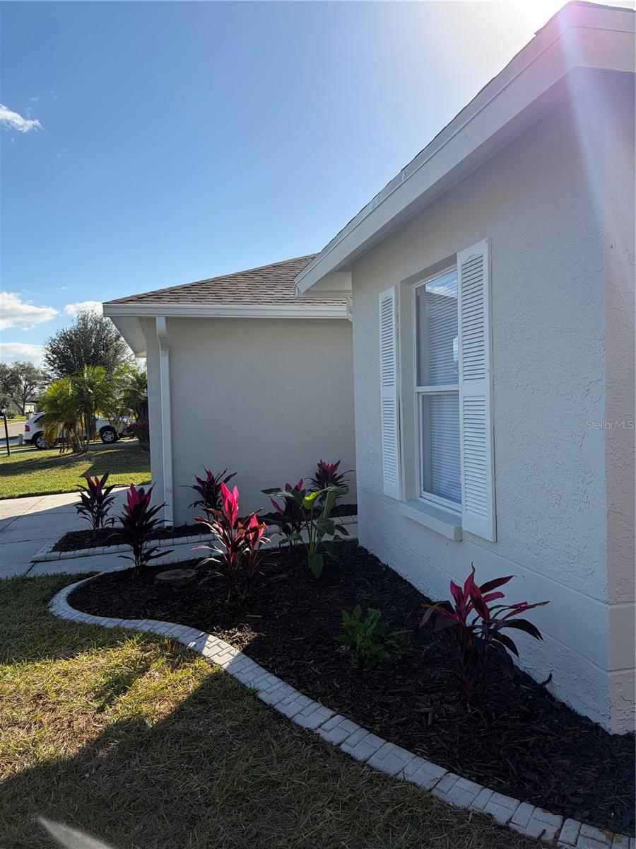 Image 9 of 77 For 6928 43rd Court E