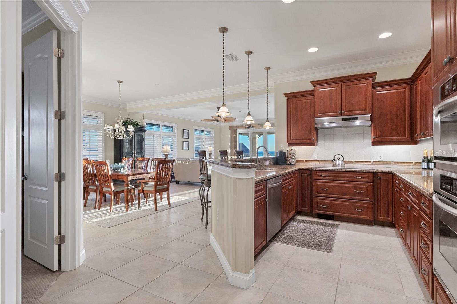 Image 15 of 49 For 6424 Gulf Drive 7