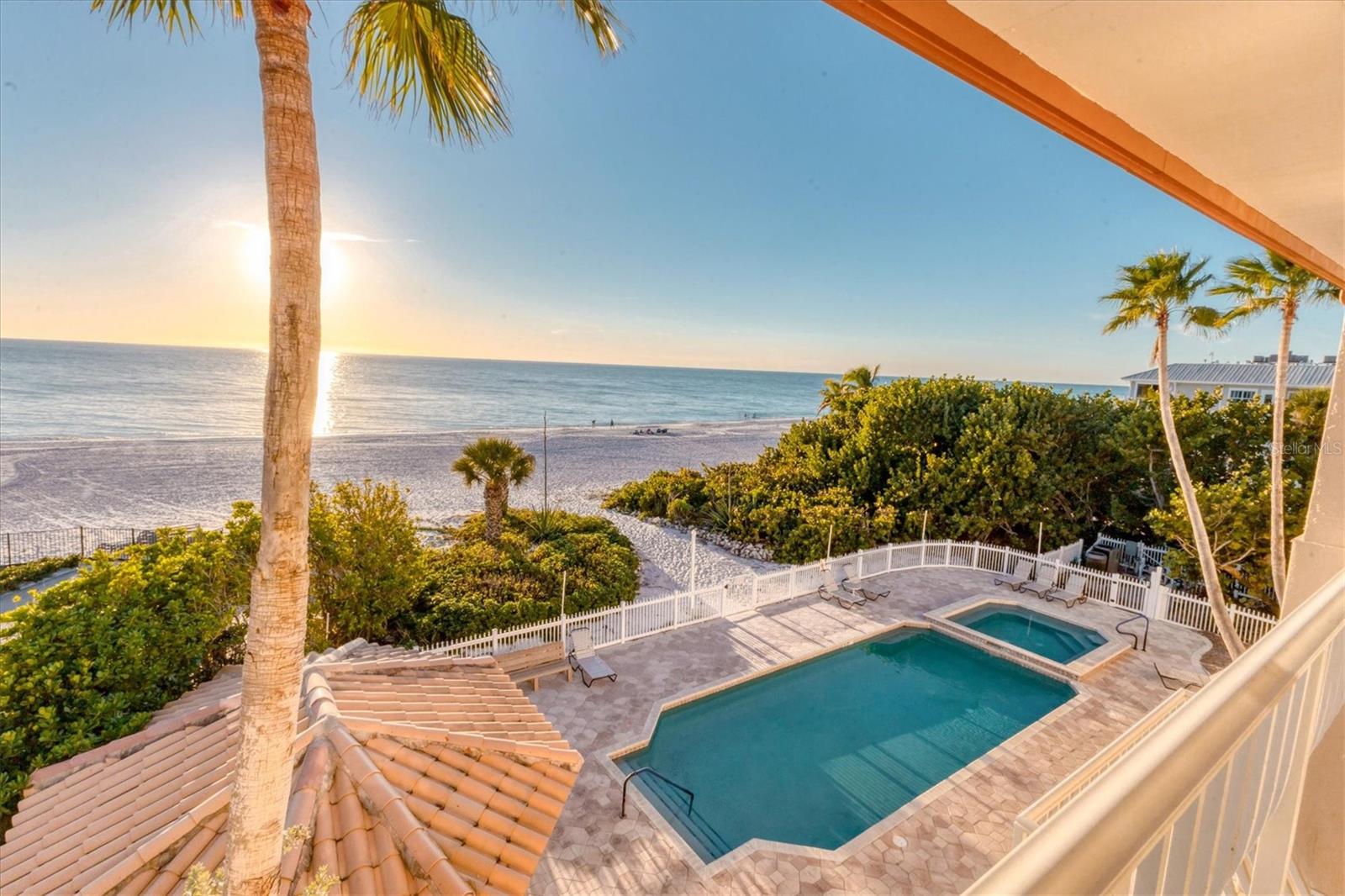 Image 4 of 49 For 6424 Gulf Drive 7