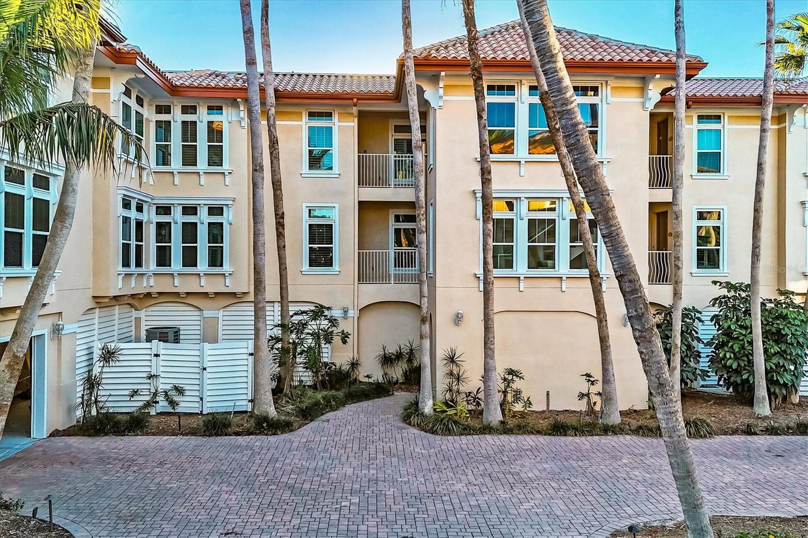 Image 42 of 49 For 6424 Gulf Drive 7