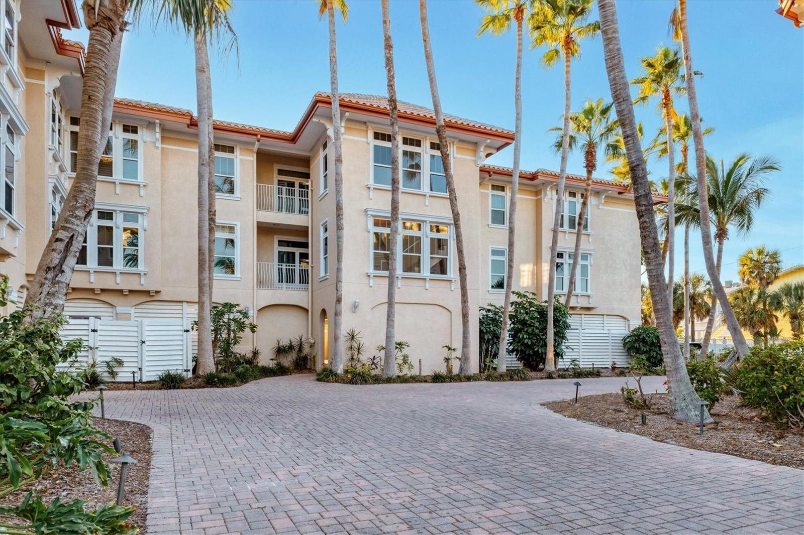 Image 43 of 49 For 6424 Gulf Drive 7